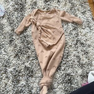 Quincy Mae newborn receiving outfits